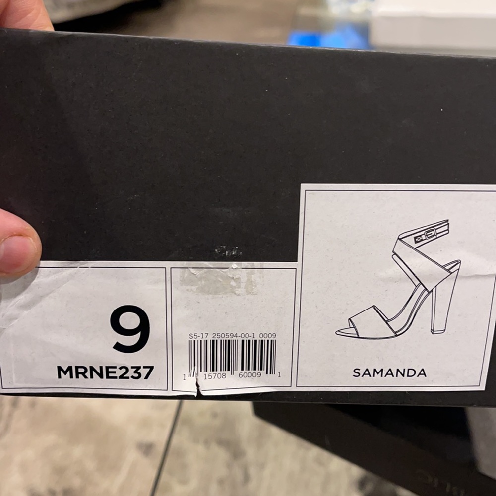 Banana Republic Samanda heels - Picture 4 of 4